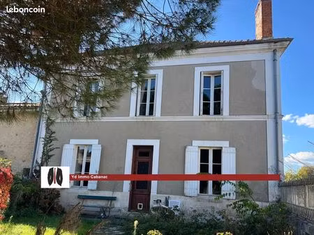 maison 9 pièces 214 m²