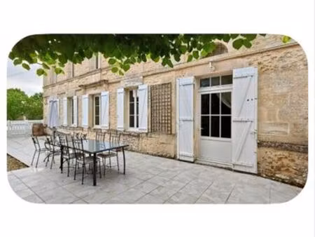 villa de charme 290m2 avec piscine et cinema