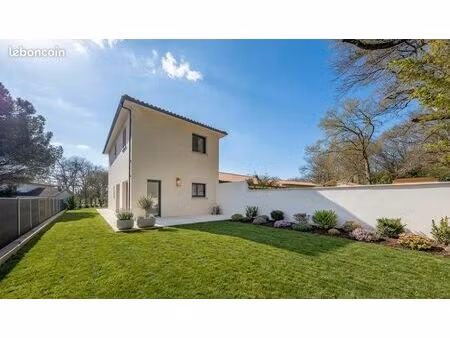 maison neuve tout confort dans un cadre calme et verdoyant