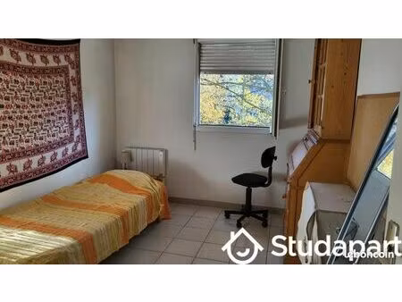 chambre 1 pièce 11 m²