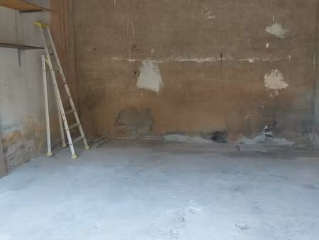 garage fermé privatif - proche avenue jean moulin à béziers