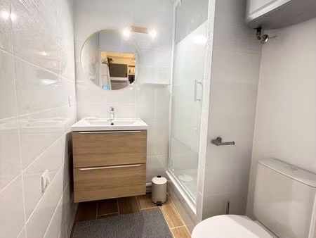 charmant studio 2-3 pers entièrement rénové/plage/piscine/stationnement