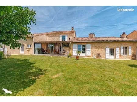 maison 6 pièces 258 m²