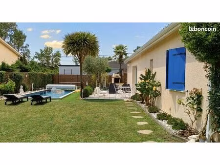 maison familiale 121 m² – 4 chambres – piscine enterrée au sel – terrain 815 m²