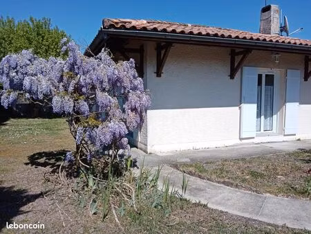 maison dans un petit lotissement