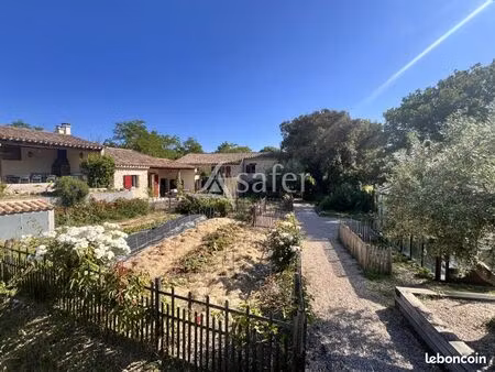 mas 8 pièces 260 m²