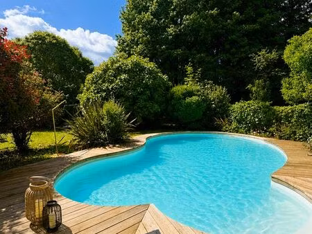 maison familiale contemporaine – 156 m² – terrain 1 200 m² – piscine – quinsac