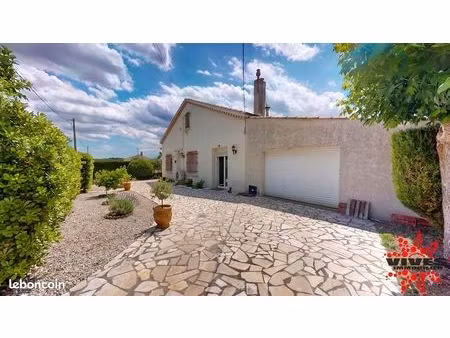 villa 6 pièces 165 m²