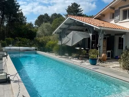 maison dans quartier calme