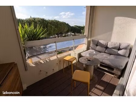 carnon-port – studio rénové  lumineux avec terrasse – vendu meublé