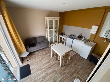 charmant studio meublé  entièrement rénové