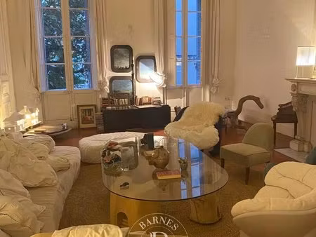 location meublée – palais de justice - appartement familial - 5 chambres - terrasse