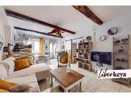 appartement rénové de 59 m² avec 2 chambres  calme et grande cave à trans-en-provence