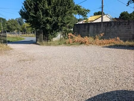 loue terrain privatif de 400 m² pour stationnement de caravane
