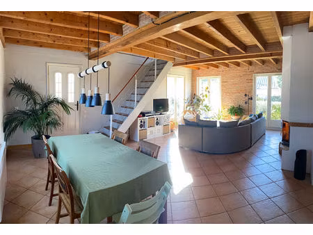 maison t5 meublée d'environ 130 m² avec 1400m² de jardin et garage