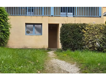 location appartement  75 m² t-3 à lavit  620 €