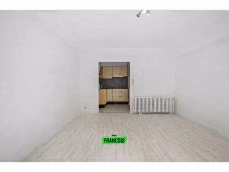 appartement en sous-sol sur la digue à ostende.