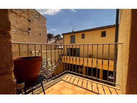 location appartement  m² t-2 à uzès  751 €