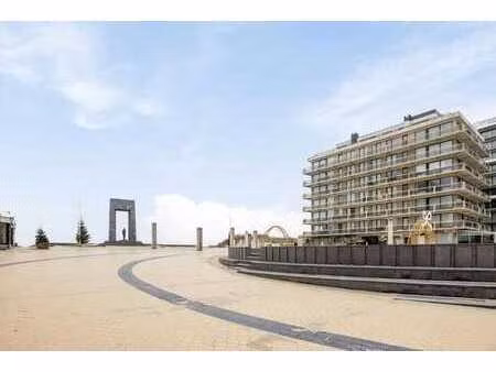restaurant prêt à emménager avec terrasse sur le zeedijk à l