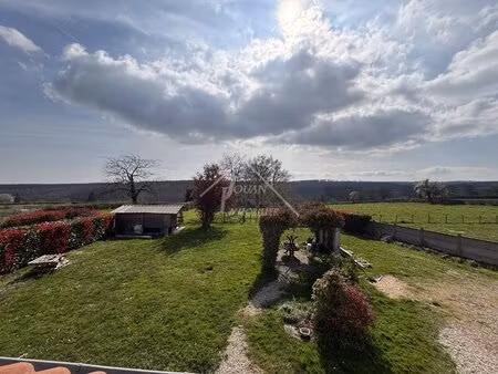 maison avec 2.4 hectares de terrain