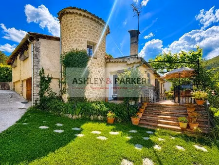 maison 6 piéces sur terrain plat