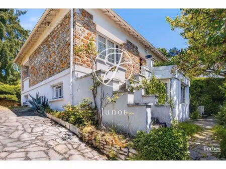 garches - centre ville - maison 4 chambres de 154m² - terrain 946m²