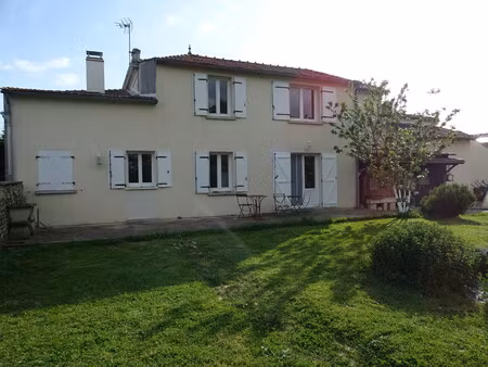 achat entre particuliers d'une charentaise de 295 m² avec piscine