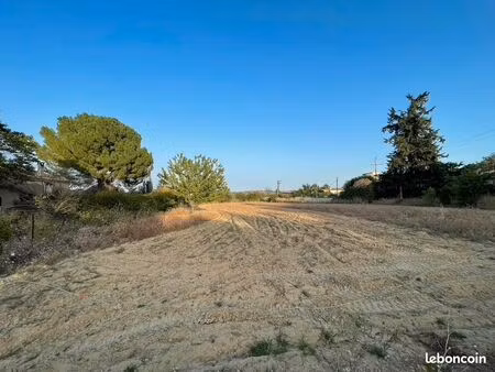 très beau terrain constructible à vendre au cœur du village de tourbes (34120) près de péz