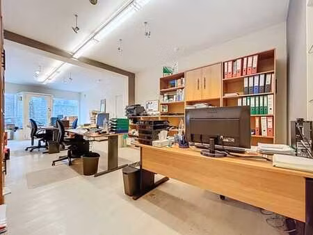 jette: garage  espaces de stockage  bureau