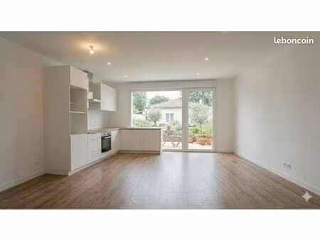 appartement t3 refait à neuf - 55 m² - plain-pied / rdc