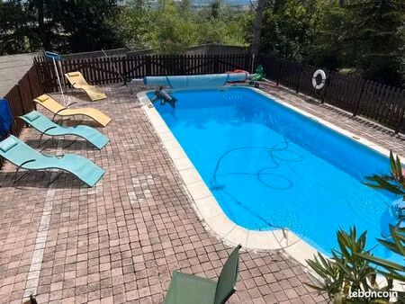 grand maison avec terrain et piscine tres calme terre