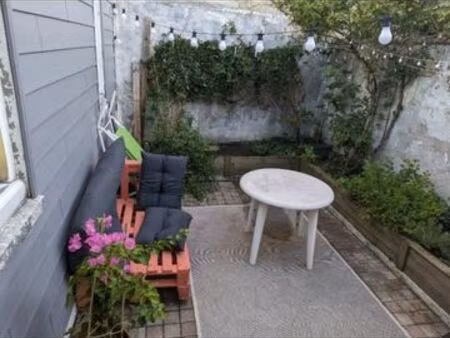particulier loue échoppe non meublée + extérieur dans un quartier calme et recherché