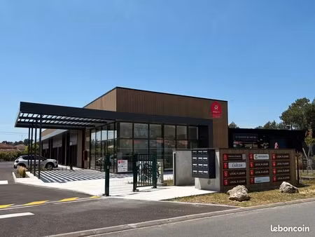 local commercial neuf 150m²