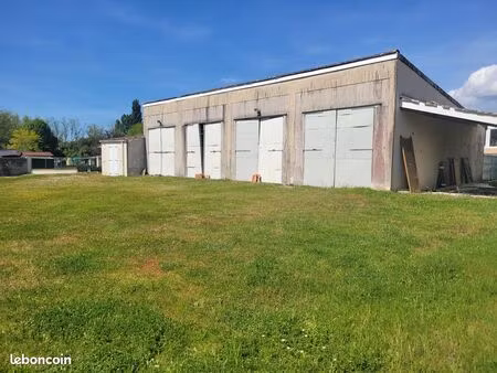 hangar / local d’activité 170 m² + dépendance 30m2– terrain 700 m² – idéal artisan