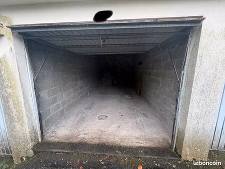 parking/box 17 m² vannes
