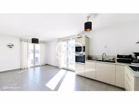 appartement 3 pièces 65 m²