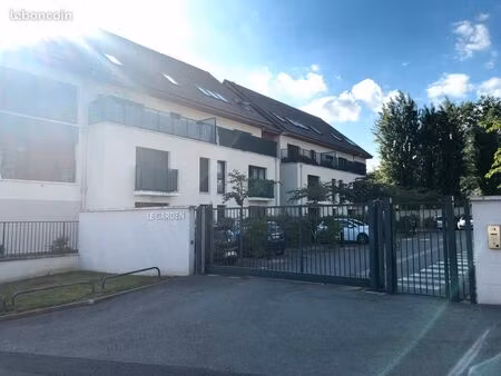 f3 dans résidence sécurisée