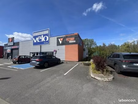 local commercial 560 m² floirac