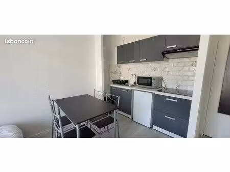 location studio meublé