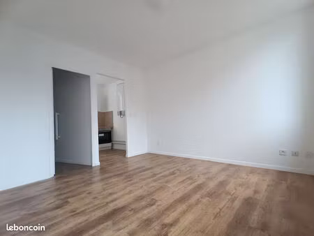 studio ? équipé ? rénové ?