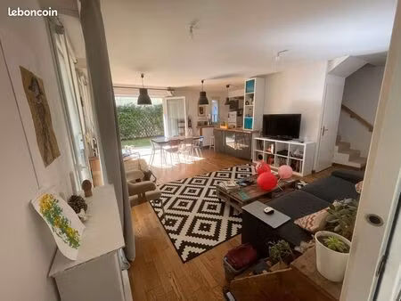 beau duplex 5 ch en rez de jardin hyper centre rambouillet - 10 min gare - disponible 1er 