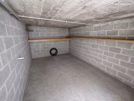 garage fermé à louer