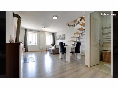 t4 duplex vue lac proche frontiére