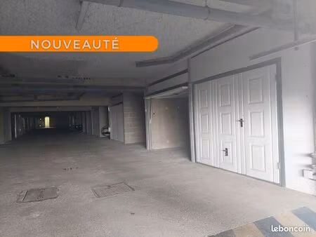 parking/box 1 pièce 15 m²