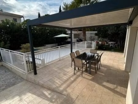 maison de 125m2 avec piscine