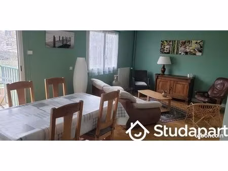 chambre 1 pièce 9 m²