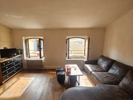 t2 – 60 m² – grande chambre de 20 m² – libre immédiatement