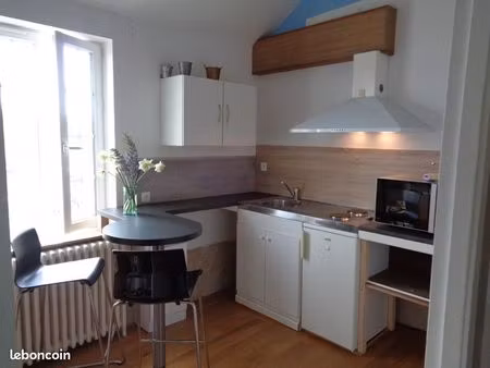 f2 de 45 m2 505 euros tt inclu: elec  eau  chauffage wifi près rouen