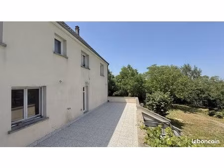 maison 8 pièces 217 m²