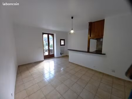 studio a louer st guilhem le desert 34